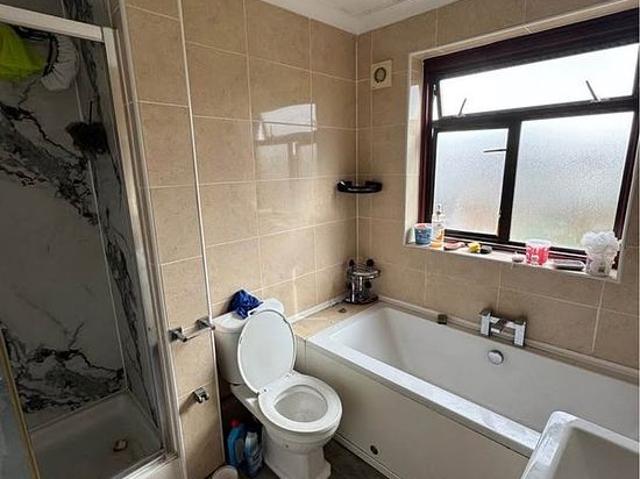Apartment for rent in Clayhall, Greater London