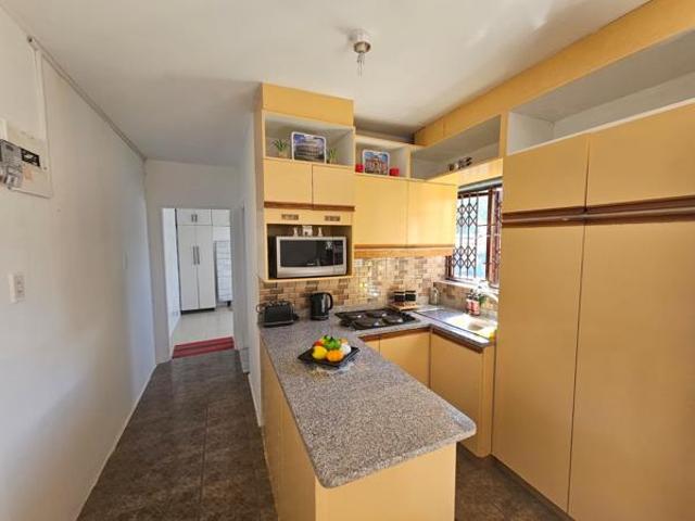 Flat for rent in Seaview, Kwazulu-natal
