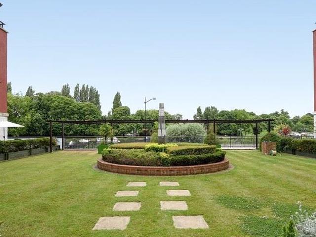 Apartment for rent in Norbiton, Greater London