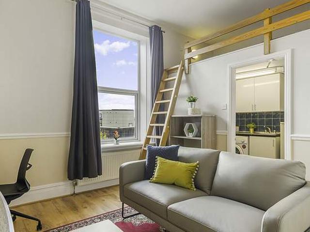 Apartment for rent in Hyde Park, West Yorkshire