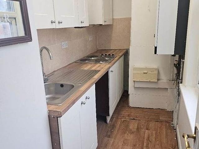 Apartment for rent in East End Park, West Yorkshire