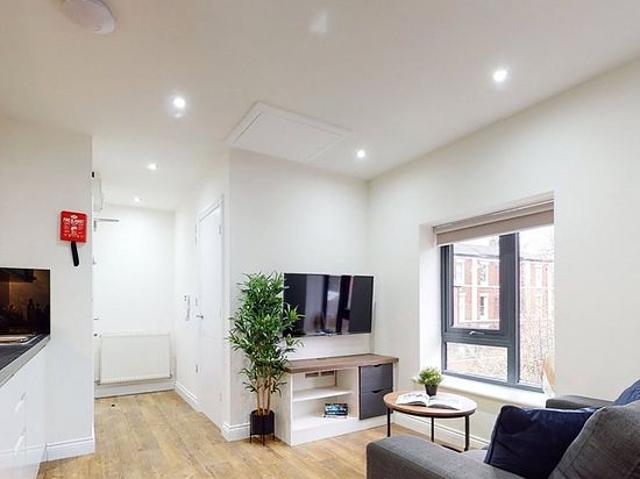 Apartment for rent in Woodhouse, West Yorkshire