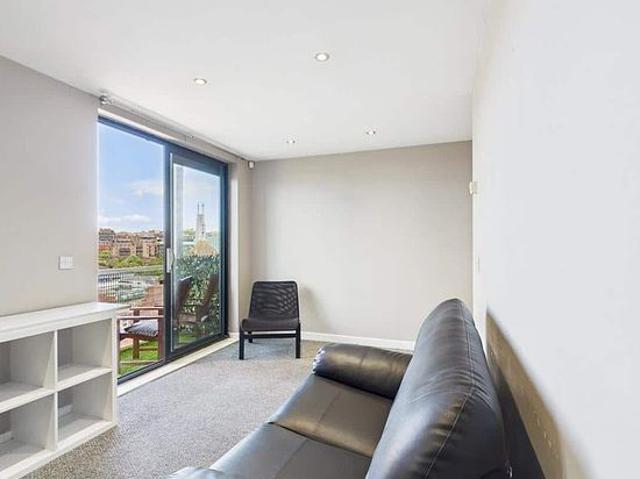 Apartment for rent in Chinatown, Calderstones
