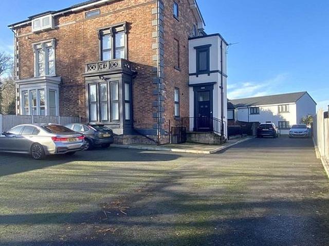 Apartment for rent in Calderstones
