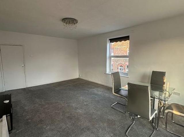 Apartment for rent in Calderstones