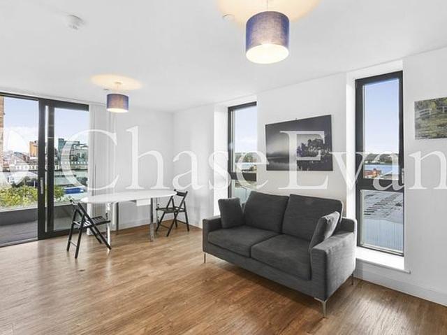 Apartment for rent in Silvertown, Greater London