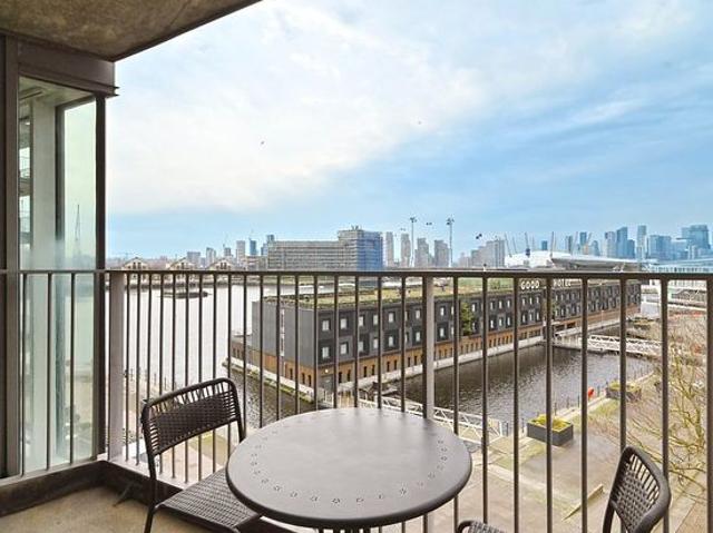 Apartment for rent in Custom House, Greater London