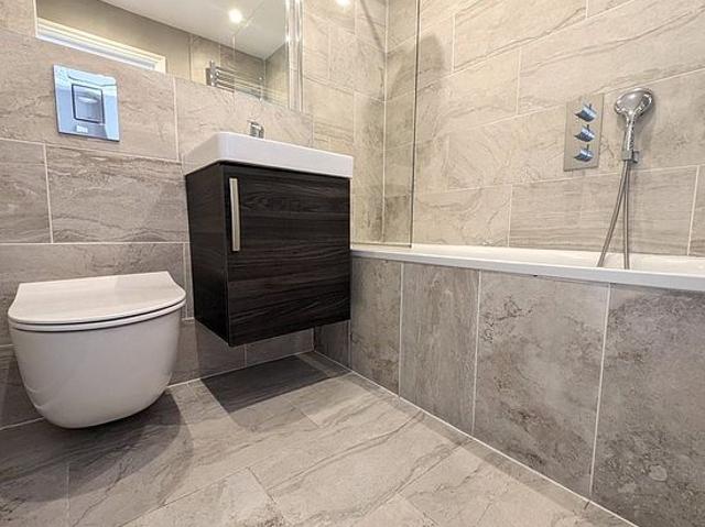 Apartment for rent in Brook Green, Greater London