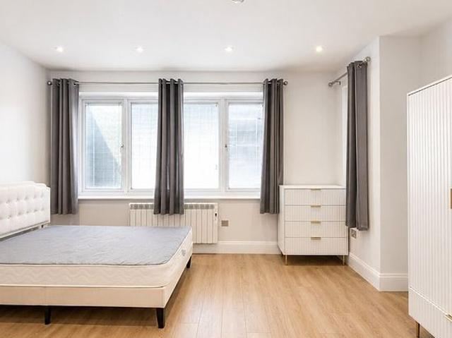 Apartment for rent in Winchmore Hill, Edmonton