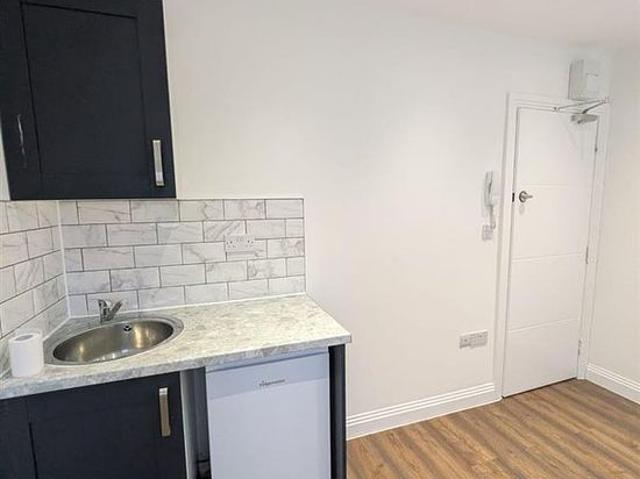 Apartment for rent in Roehampton, Greater London