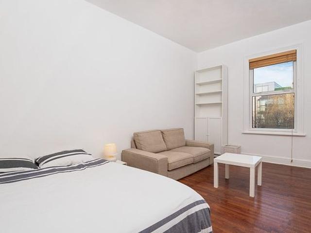 Apartment for rent in London Borough of Merton, South Wimbledon