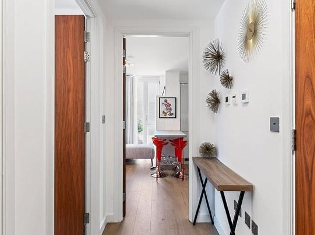 Apartment for rent in The Borough, Greater London