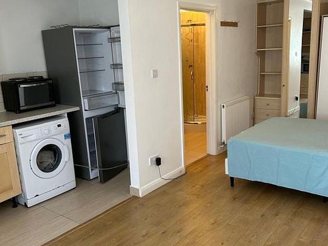 Apartment for rent in New Southgate, Greater London