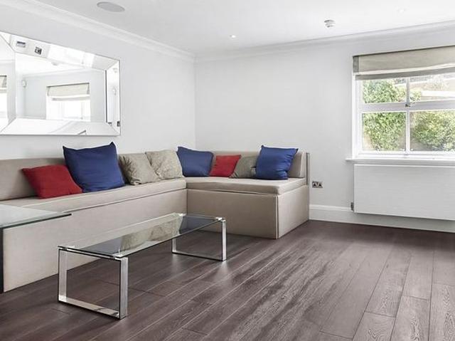 Apartment for rent in Brompton, Greater London