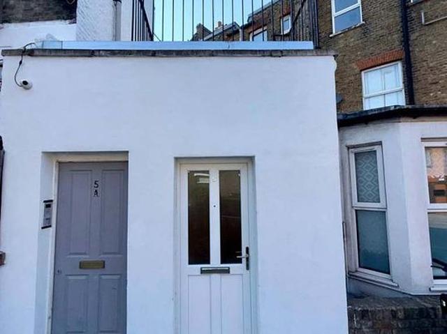 Apartment for rent in London Borough of Wandsworth, Greater London