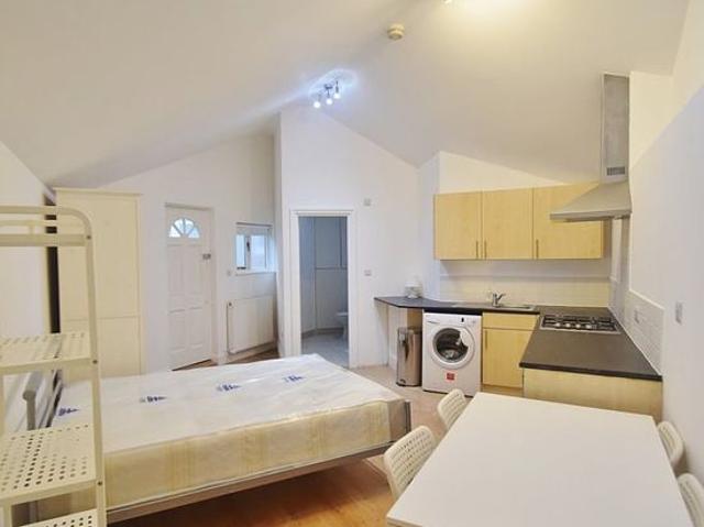 Apartment for rent in Golders Green, Greater London