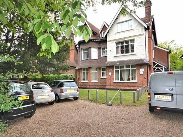 Apartment for rent in Aldrington Estate, Greater London