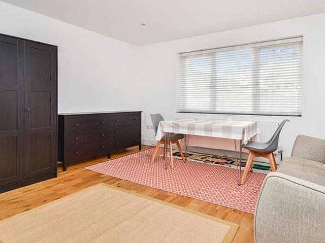 Apartment for rent in Friern Barnet, Greater London