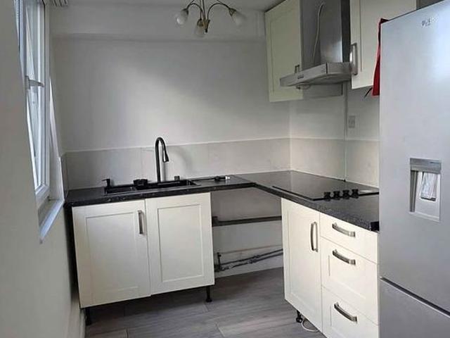 Apartment for rent in Edmonton, Greater London