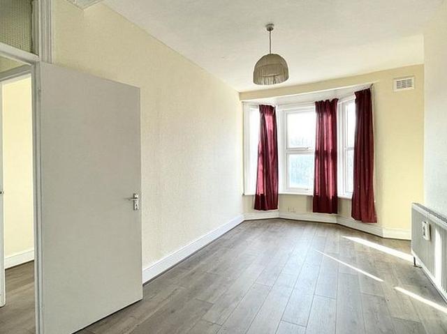 Apartment for rent in Plaistow, Greater London