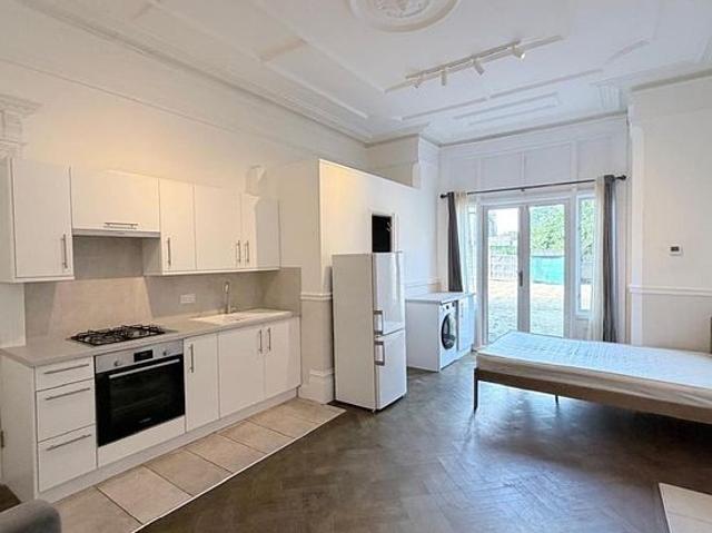 Apartment for rent in London Borough of Ealing, Greater London