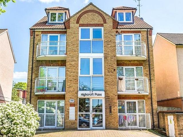 Apartment for rent in Chapel End, Highams Park