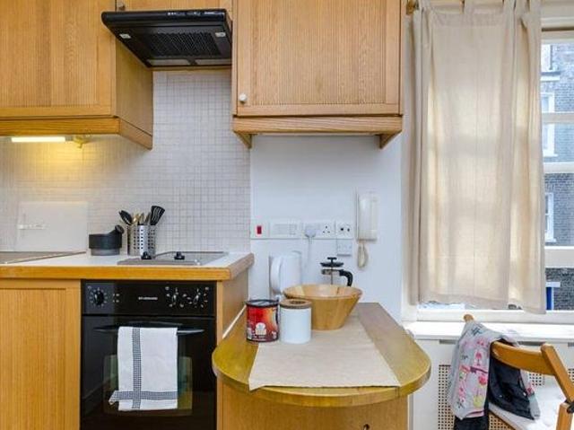 Apartment for rent in West Kensington, Greater London