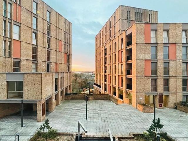 Apartment for rent in Dollis Hill, Greater London
