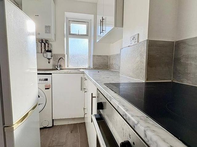Apartment for rent in London Borough of Ealing, Park Royal