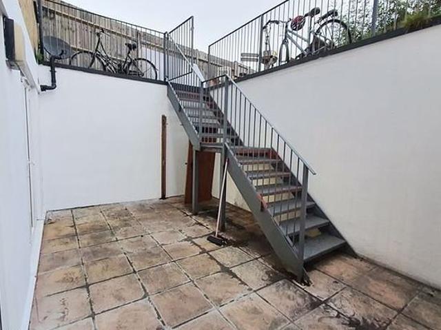 Apartment for rent in Bellenden, Greater London