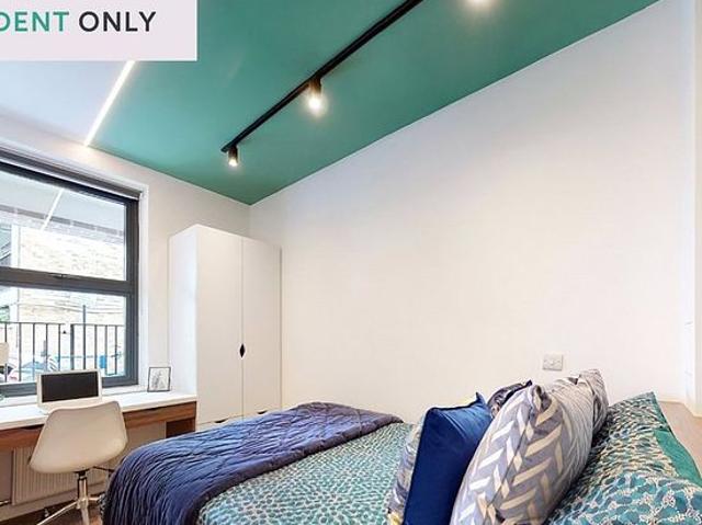 Apartment for rent in Maida Hill, Greater London