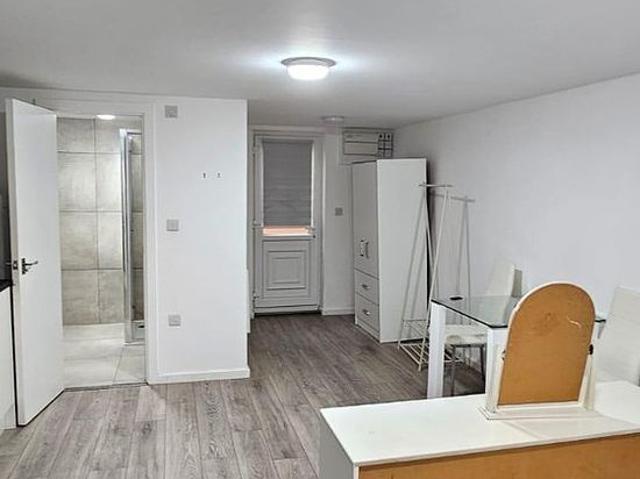 Apartment for rent in Cockfosters, Greater London