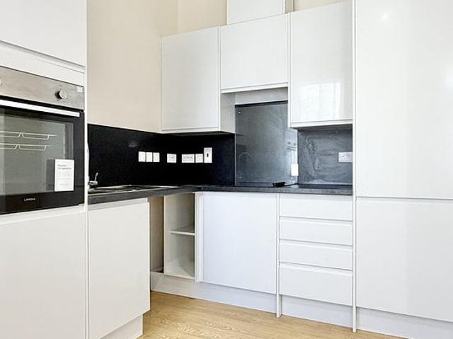 Apartment for rent in Winchmore Hill, Edmonton