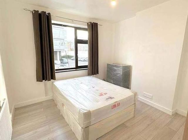 Apartment for rent in Oval, Greater London