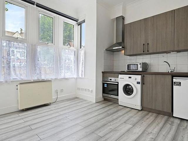 Apartment for rent in Cricklewood, Greater London