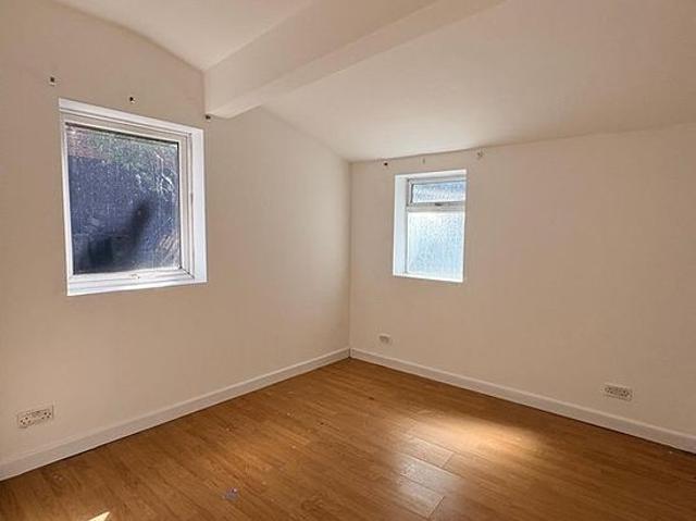 Apartment for rent in London Borough of Hounslow, Strand