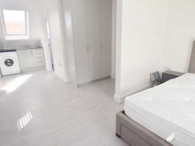 Apartment for rent in Golders Green, Greater London