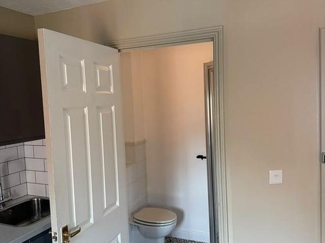 Apartment for rent in Bowes Park, Greater London