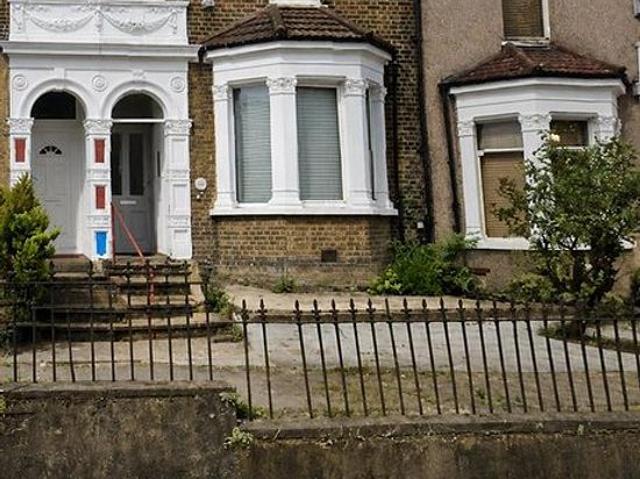 Apartment for rent in Plumstead, Greater London