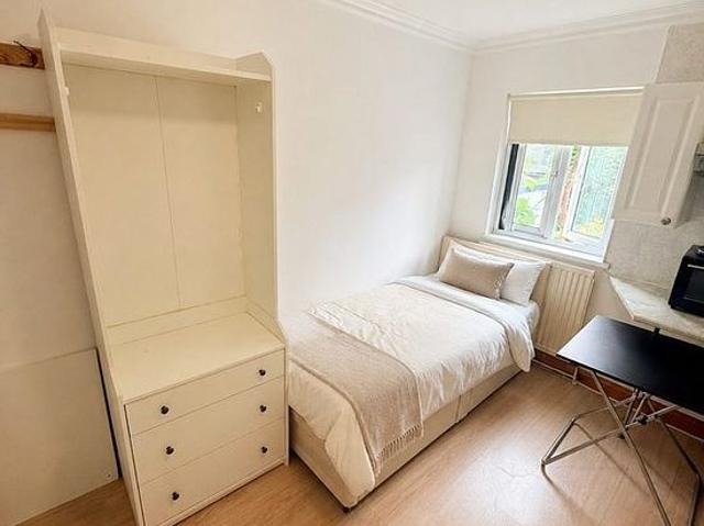 Apartment for rent in West Hackney, Greater London