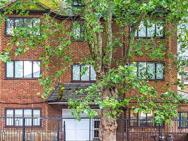 Apartment for rent in North Kensington, Greater London