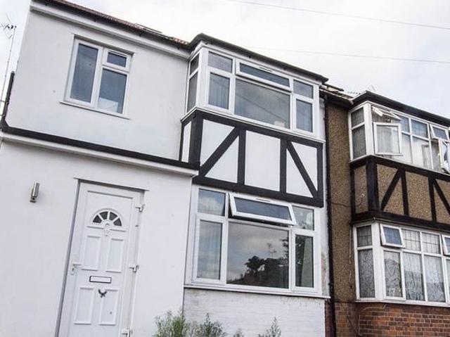 Apartment for rent in Dudden Hill, Greater London