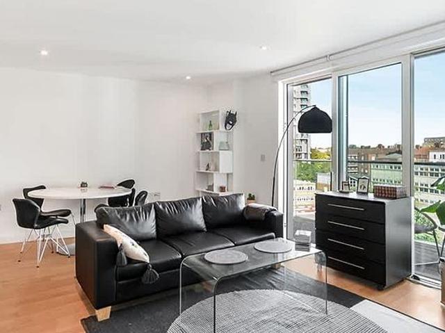 Apartment for rent in Manor House, Greater London