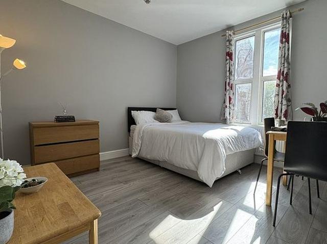 Apartment for rent in Mapesbury, Greater London