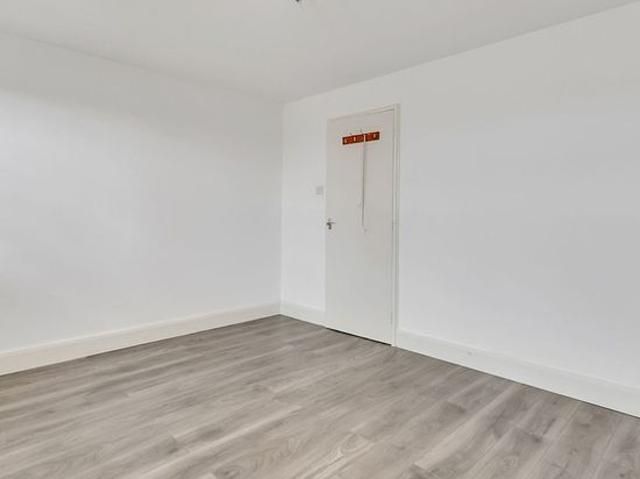 Apartment for rent in Dudden Hill, Greater London