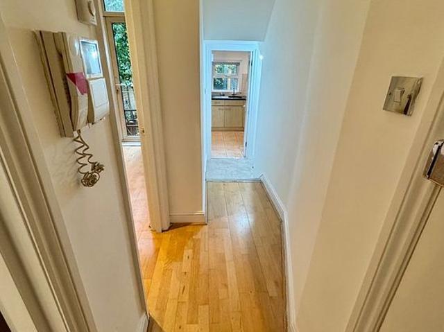 Apartment for rent in London Borough of Lambeth, Greater London
