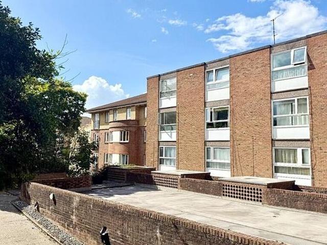 Apartment for rent in Myatt's Fields, Greater London