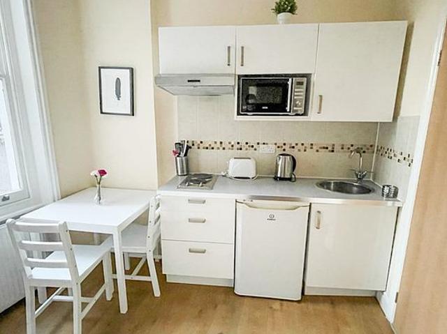 Apartment for rent in Brook Green, Greater London