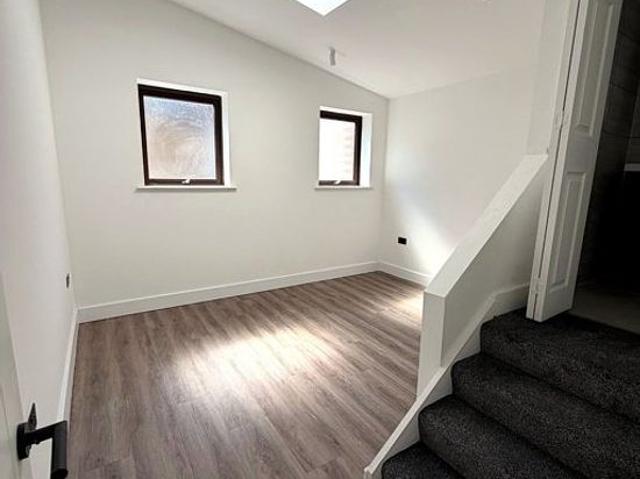 Apartment for rent in Manor Park, Greater London