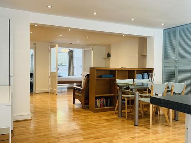 Apartment for rent in Barnsbury, Greater London